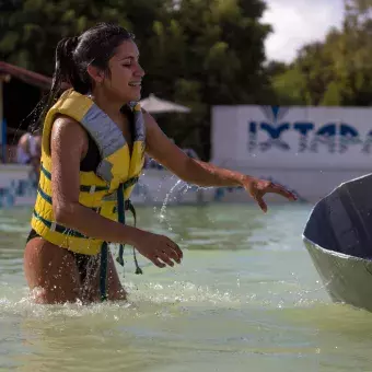 La Regata Industrial organizada por la Sociedad de Alumnos de Ingeniería Industrial y de Sistemas (SAIIS), se llevó a cabo en las instalaciones del parque acuático Ixtapan de la Sal en el Estado de México.