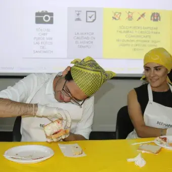 Participantes realizando cosas nuevas 