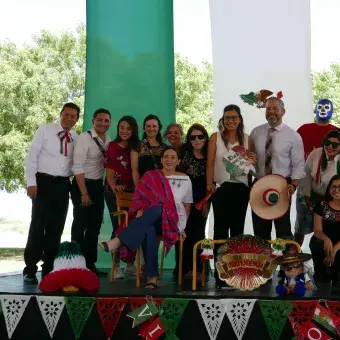 Luce tu amor por México