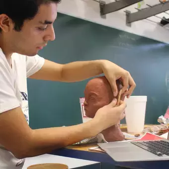 Reto de arte, ciencia y tecnología en la Escuela de Medicina.