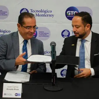 Intercambiando documentos.