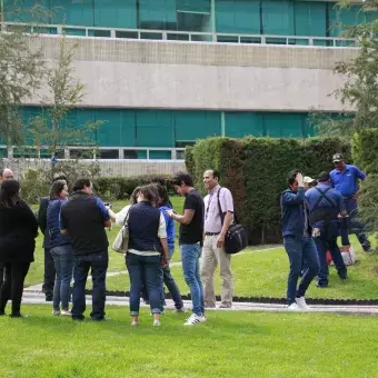 un momento de convivencia después de la inauguración 