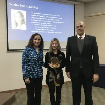 Sandra Beatriz Molina, además tiene 25 años en el Tec