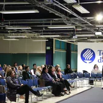 Comenzando la conferencia "El poder de la mentalidad de crecimiento"