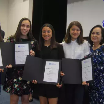 Entrega de Beca al Talento Académico 15