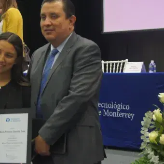 Entrega de Beca al Talento Académico 19