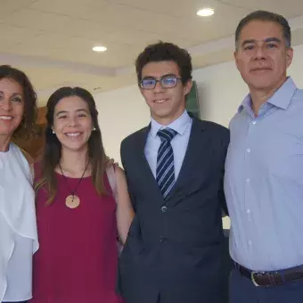 Entrega de Beca al Talento Académico 21