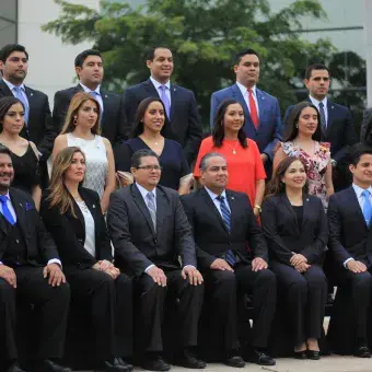 Foto de generación Profesional y PrepaTec