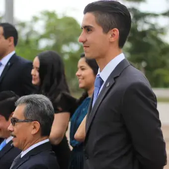 Foto de generación Profesional y PrepaTec