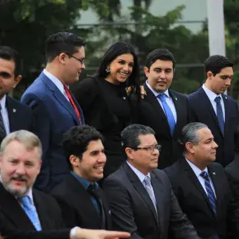 Foto de generación Profesional y PrepaTec