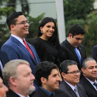 Foto de generación Profesional y PrepaTec