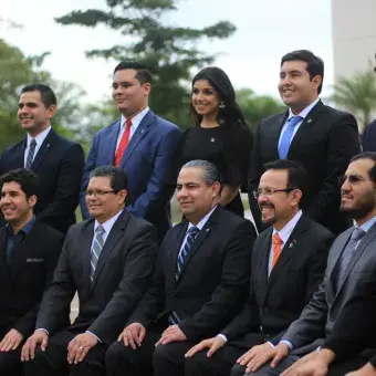 Foto de generación Profesional y PrepaTec
