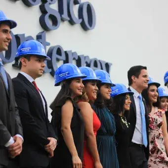 Foto de generación Profesional y PrepaTec
