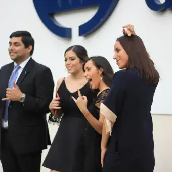 Foto de generación Profesional y PrepaTec