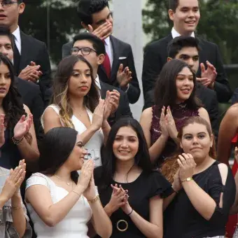 Foto de generación Profesional y PrepaTec