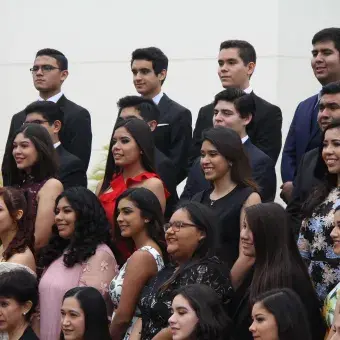 Foto de generación Profesional y PrepaTec