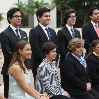 Foto de generación Profesional y PrepaTec