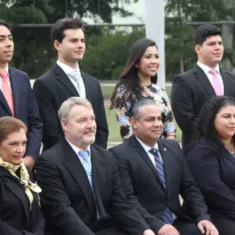 Foto de generación Profesional y PrepaTec