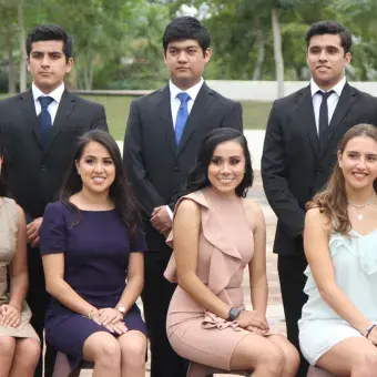 Foto de generación Profesional y PrepaTec