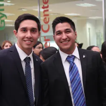 Foto de generación Profesional y PrepaTec