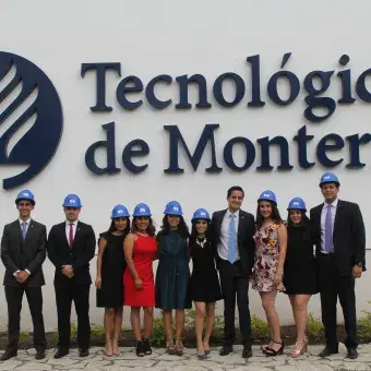 Foto de generación Profesional y PrepaTec