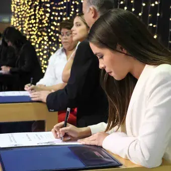 Así se vivió la ceremonia de firma de título del campus Monterrey