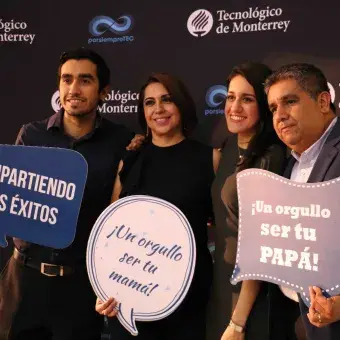 Así se vivió la ceremonia de firma de título del campus Monterrey