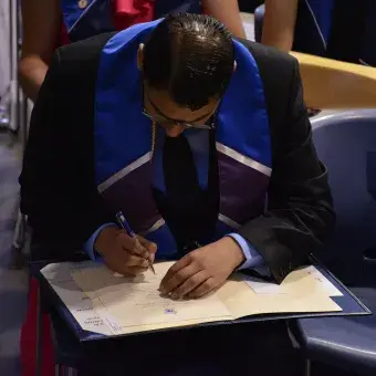 Firma del título