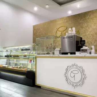  Giandora es la pastelería y cafetería que surgió de la visión de un Ingeniero en Alimentos con pasión por el emprendimiento 