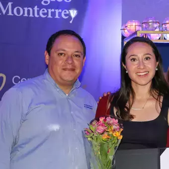 Nuestro maestros galardonados aprovecharon para tomarse fotos con sus familias.