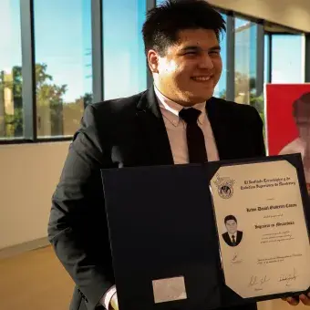 Foto alumnos graduandos