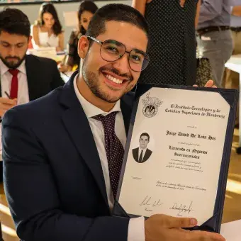 Foto alumnos graduandos