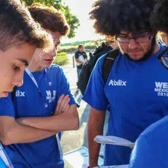 Arriban al campus de PREPATEC Santa Catarina.