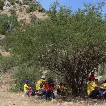 Alumnos del Tec en el desierto de El Alberto