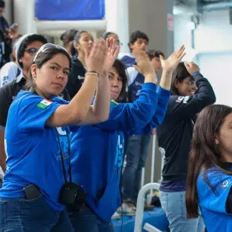 Equipo Voltec celebrando una victoria más.