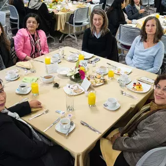 Bienvenida a profesores al semestre (viernes)