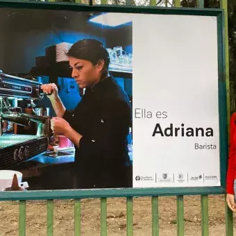 Integrante del equipo que fotografió a las personas.