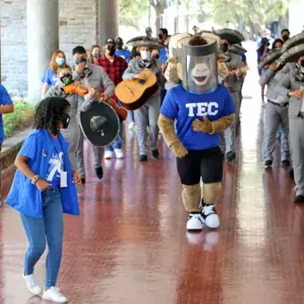 La música de mariachi amenizó el festejo.