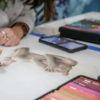 Dibujos con lápices de colores en Tec Sonora Norte