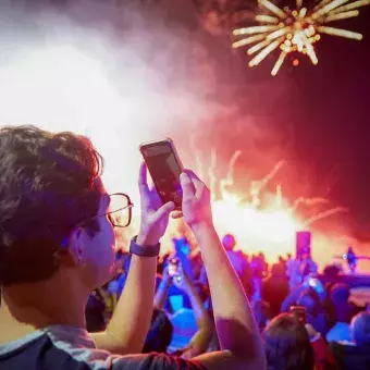 Tec Pue da bienvenida a las fiestas con música, luces y ballet (fotos)