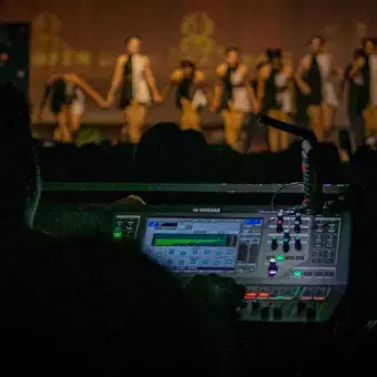 Tec Pue da bienvenida a las fiestas con música, luces y ballet (fotos)