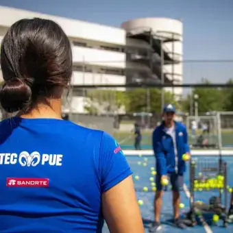 Clínica de pádel en campus Puebla