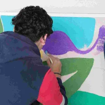 Los estudiantes de Estudios Creativos tuvieron una participación activa en el desarollo creativo y artístico del puente creativo.