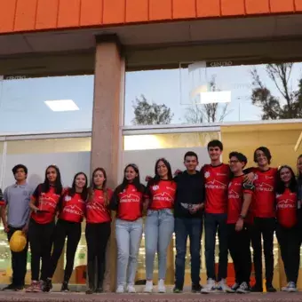 Estudiantes de PrepaTec Zacatecas viviendo la feria de ciencias