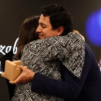 Entrega de reconocimiento evento Dejando Huella