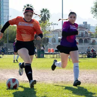 Intercampus Saltillo jugadora corriendo