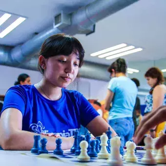 Alumna de Tec Tampico compitiendo en ajedrez