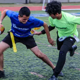 Estudiantes de Tec Tampico jugando tochito en Olimpiatec
