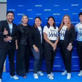 Siete directivos del Tec de Monterrey posando.