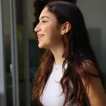 Estudiante en primer día de clases.